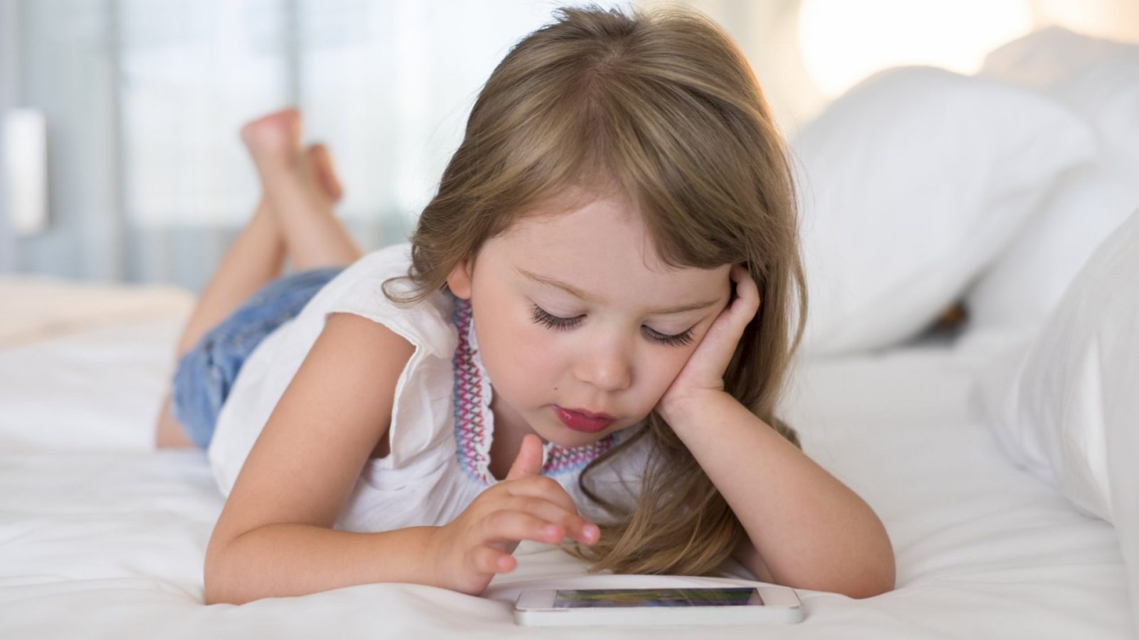 ILL-Effects of Cellphone Addiction for Kids & Its Solutions